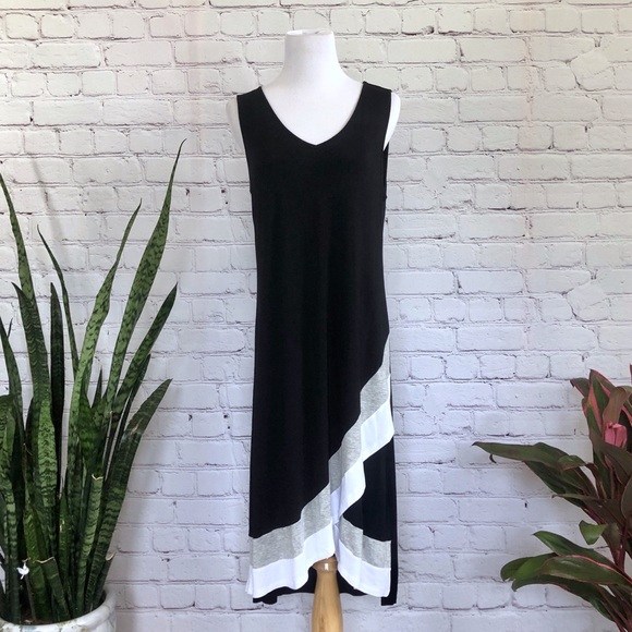 Design History Dresses & Skirts - Design History Black and White Sporty Dress